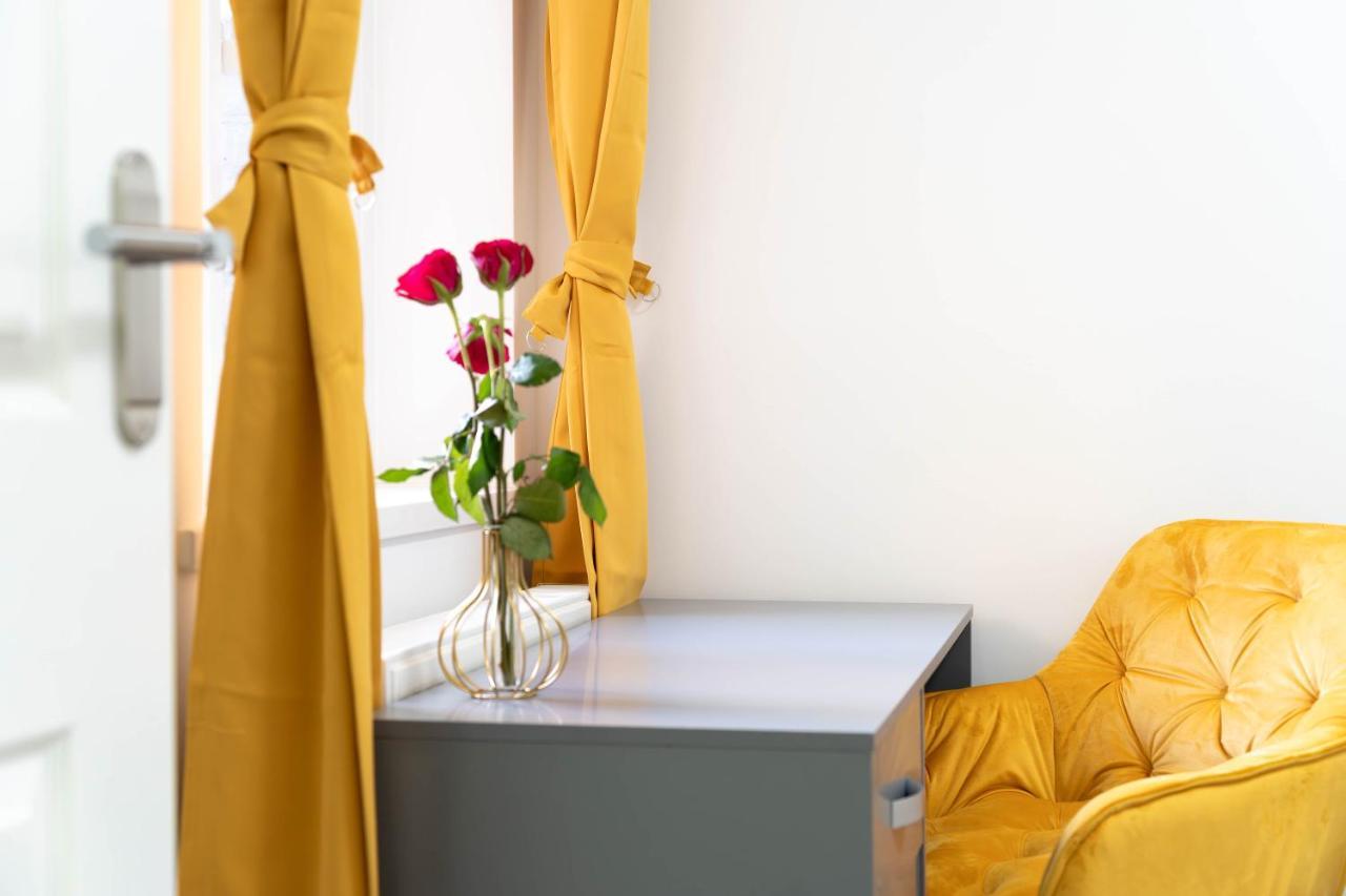 Open Mind Property - 6 Luxury Bedrooms With Free Parking Portsmouth Exterior foto