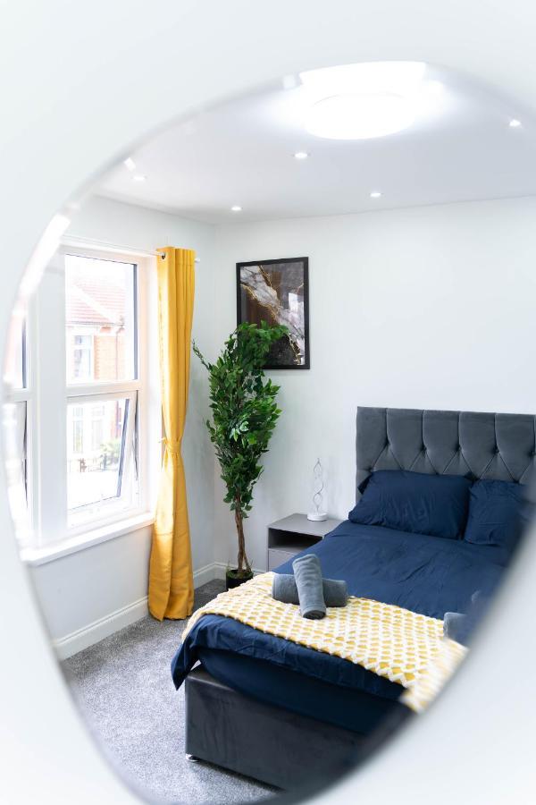 Open Mind Property - 6 Luxury Bedrooms With Free Parking Portsmouth Exterior foto