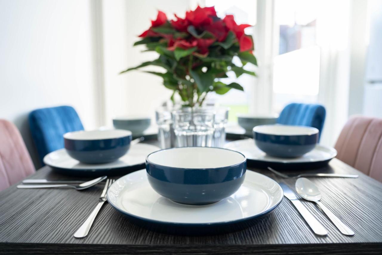 Open Mind Property - 6 Luxury Bedrooms With Free Parking Portsmouth Exterior foto